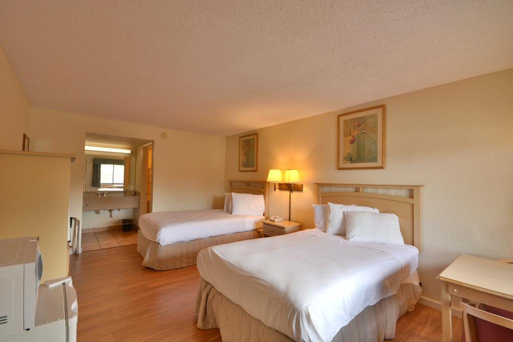 Country Hearth Inn- Кисими Екстериор снимка